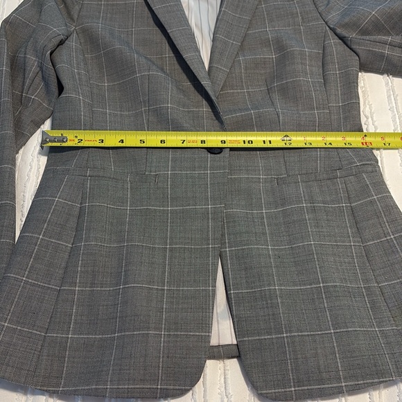 Vintage Banana Republic long and lean blazer - Picture 9 of 9